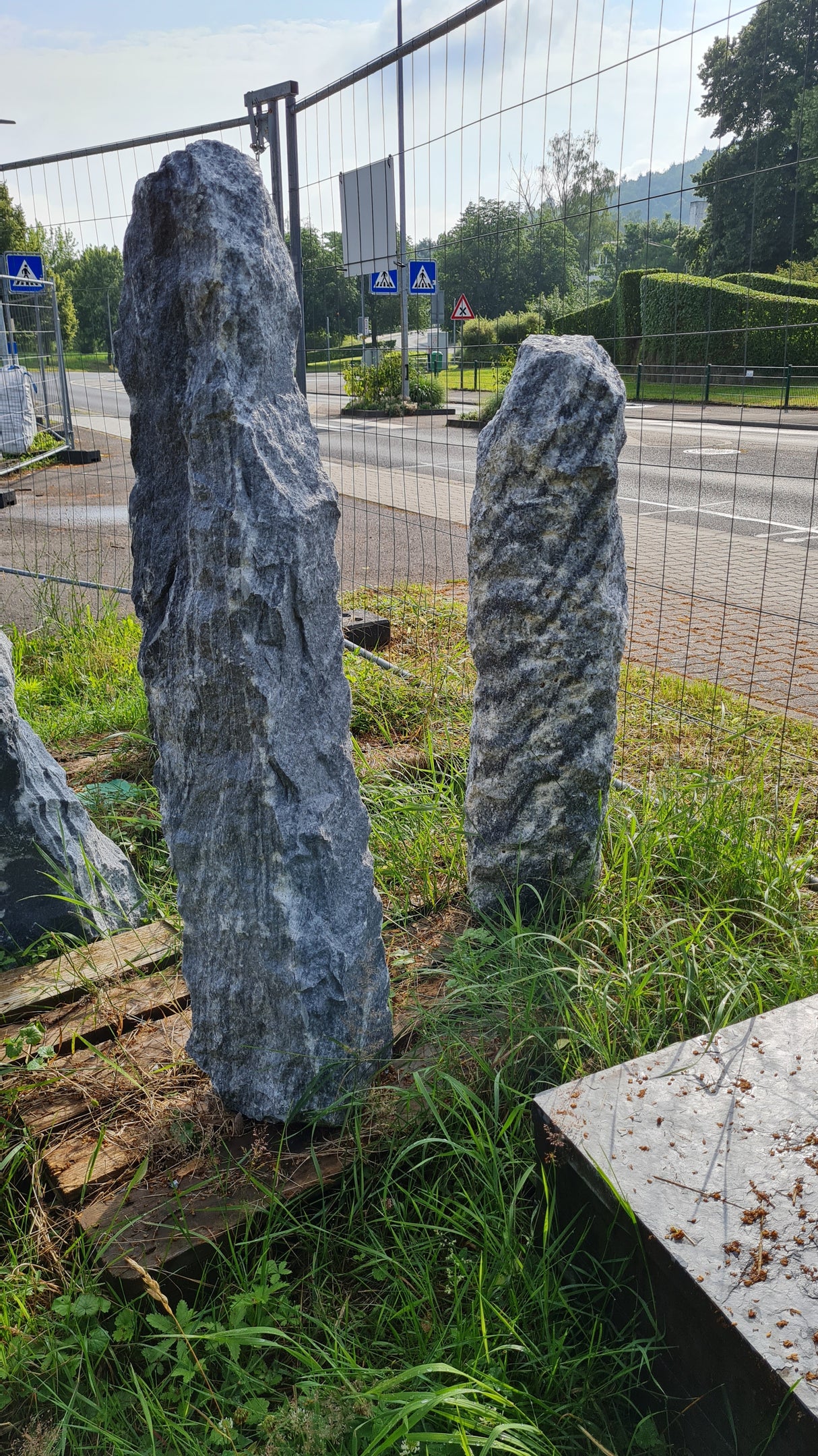 Icy Blue Monolithen Findlinge