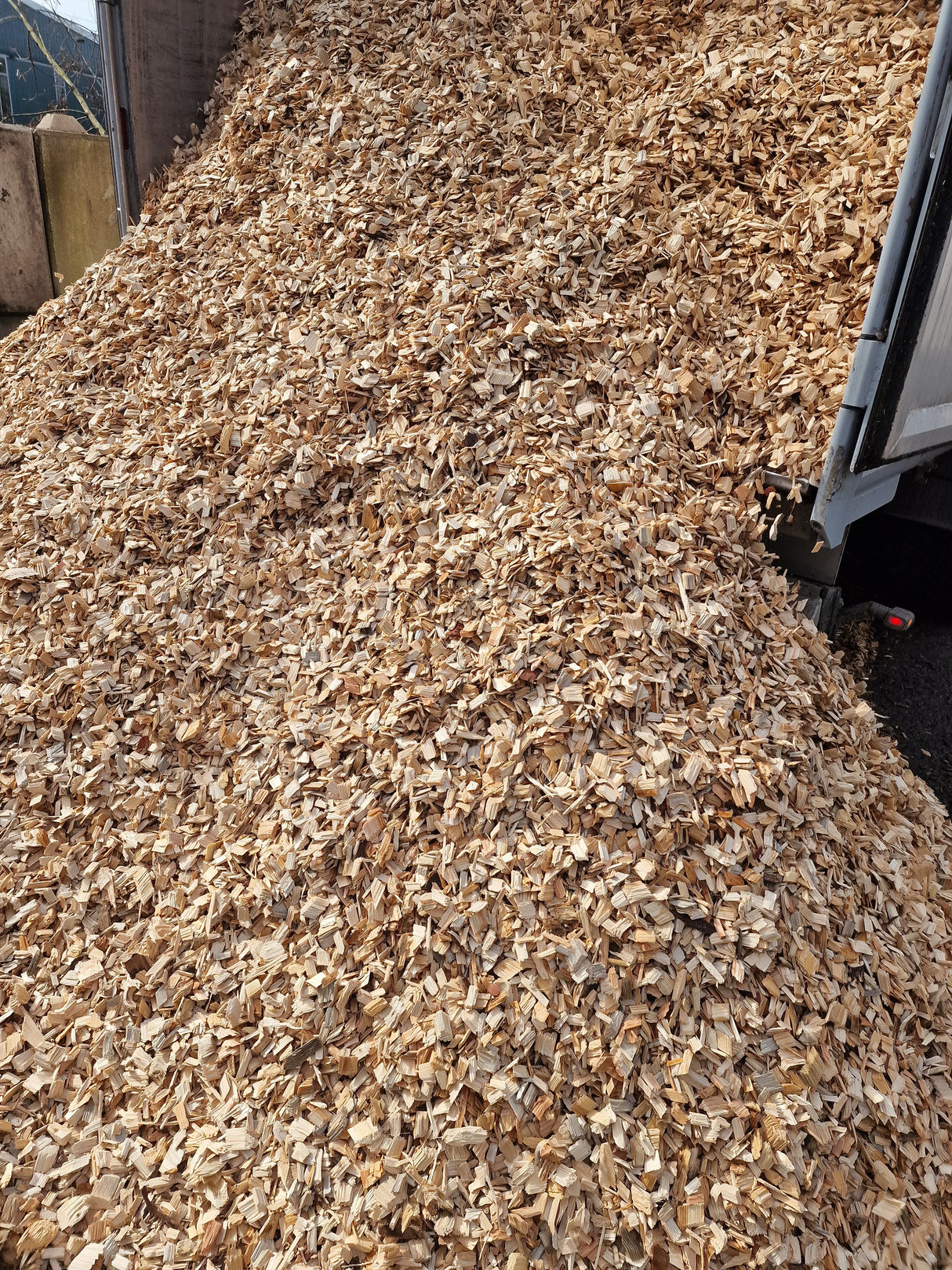 1m³ (1000l) Fallschutz Holzhackschnitzel im Big Bag versandkostenfrei geliefert