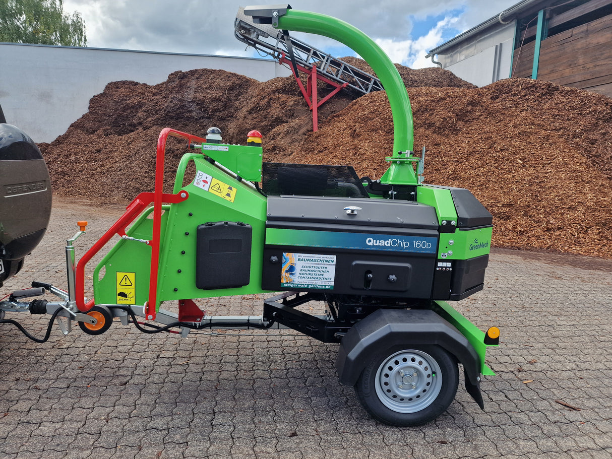 Holz - Häcksler Schredder Holzhacker mieten Green Mech Vermietung