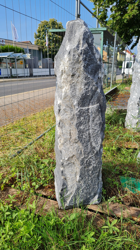 Icy Blue Monolithen Findlinge