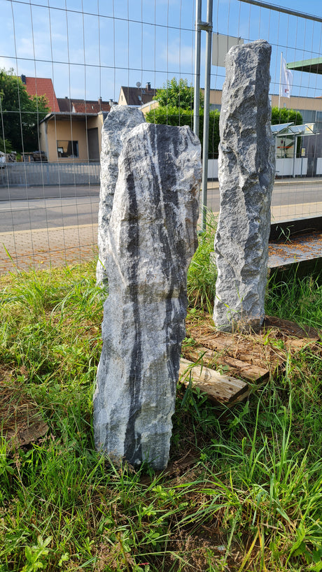 Icy Blue Monolithen Findlinge