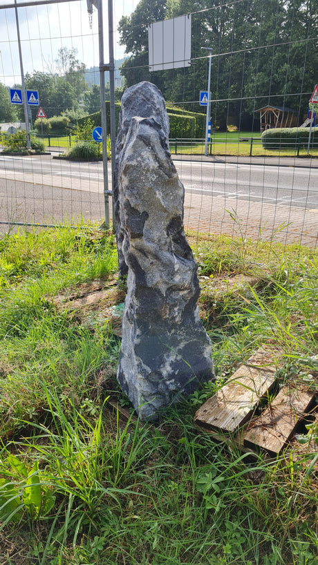 Icy Blue Monolithen Findlinge