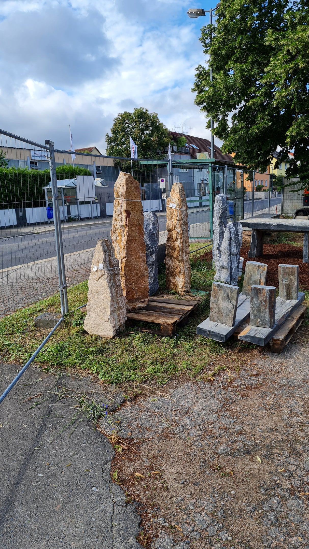 Angel Sparks Columns Säulen Monolith