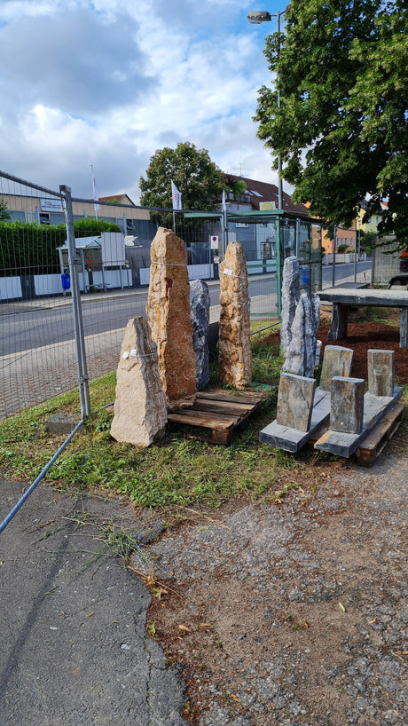 Angel Sparks Columns Säulen Monolith