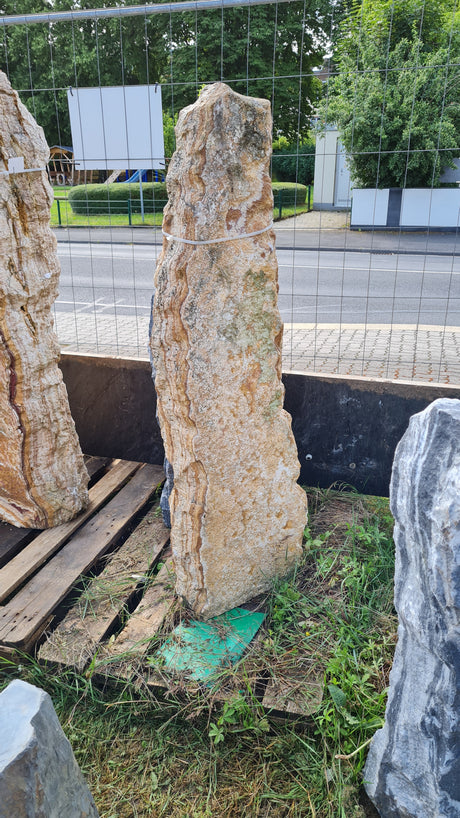 Angel Sparks Columns Säulen Monolith
