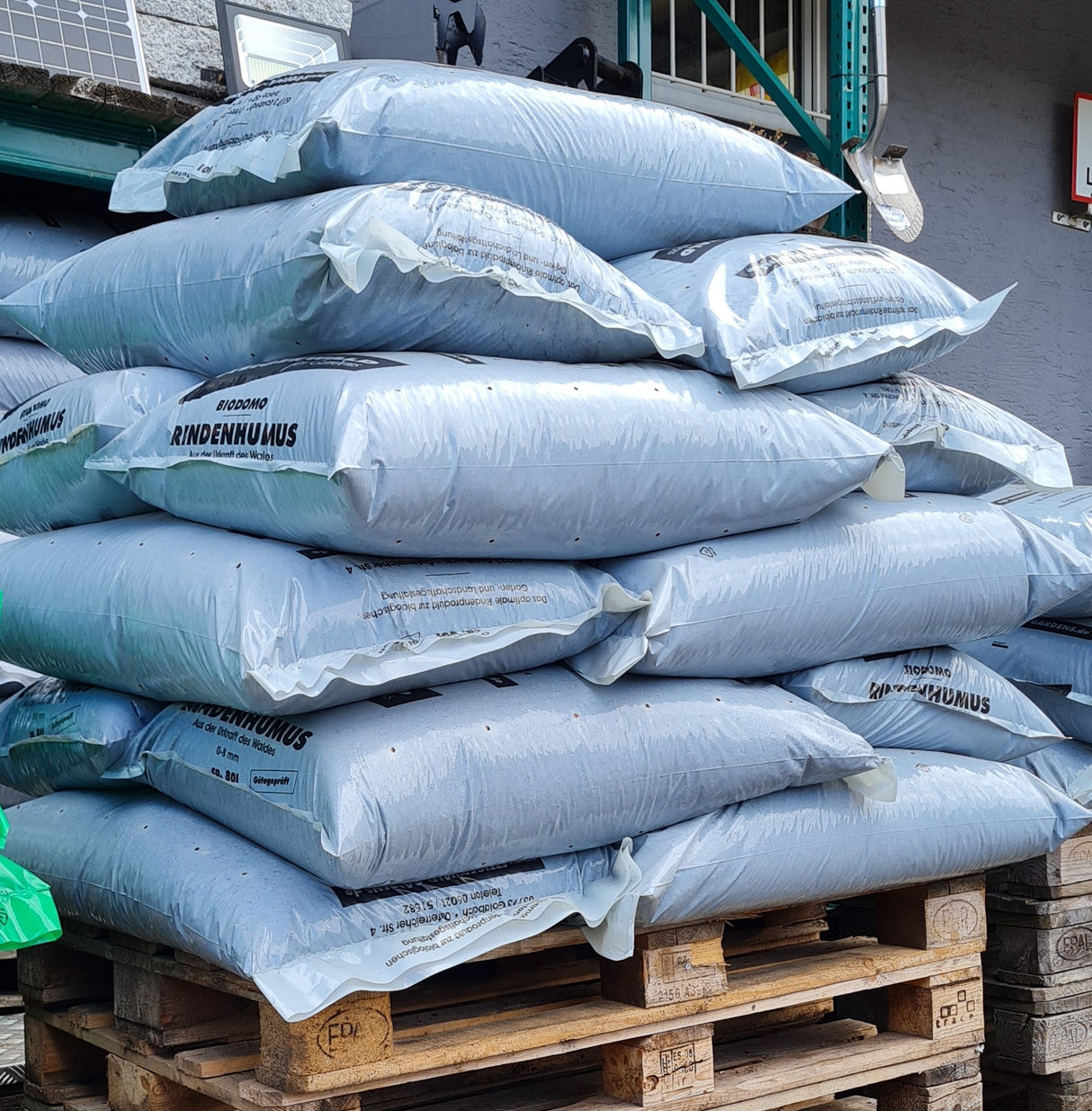 1 Palette (1200l) 15 X 80l Rindenmulch / Rindenhumus 0/8mm fein versandkostenfrei geliefert