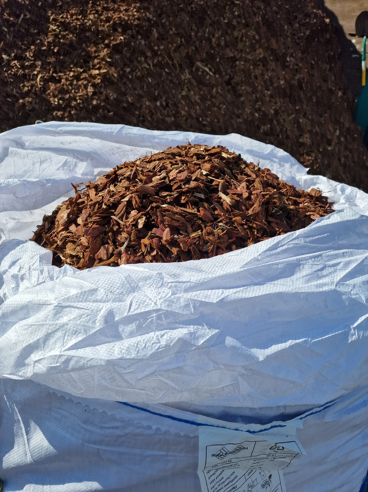 1m³ (1000l) Rindenmulch 10/40mm im Big Bag versandkostenfrei geliefert