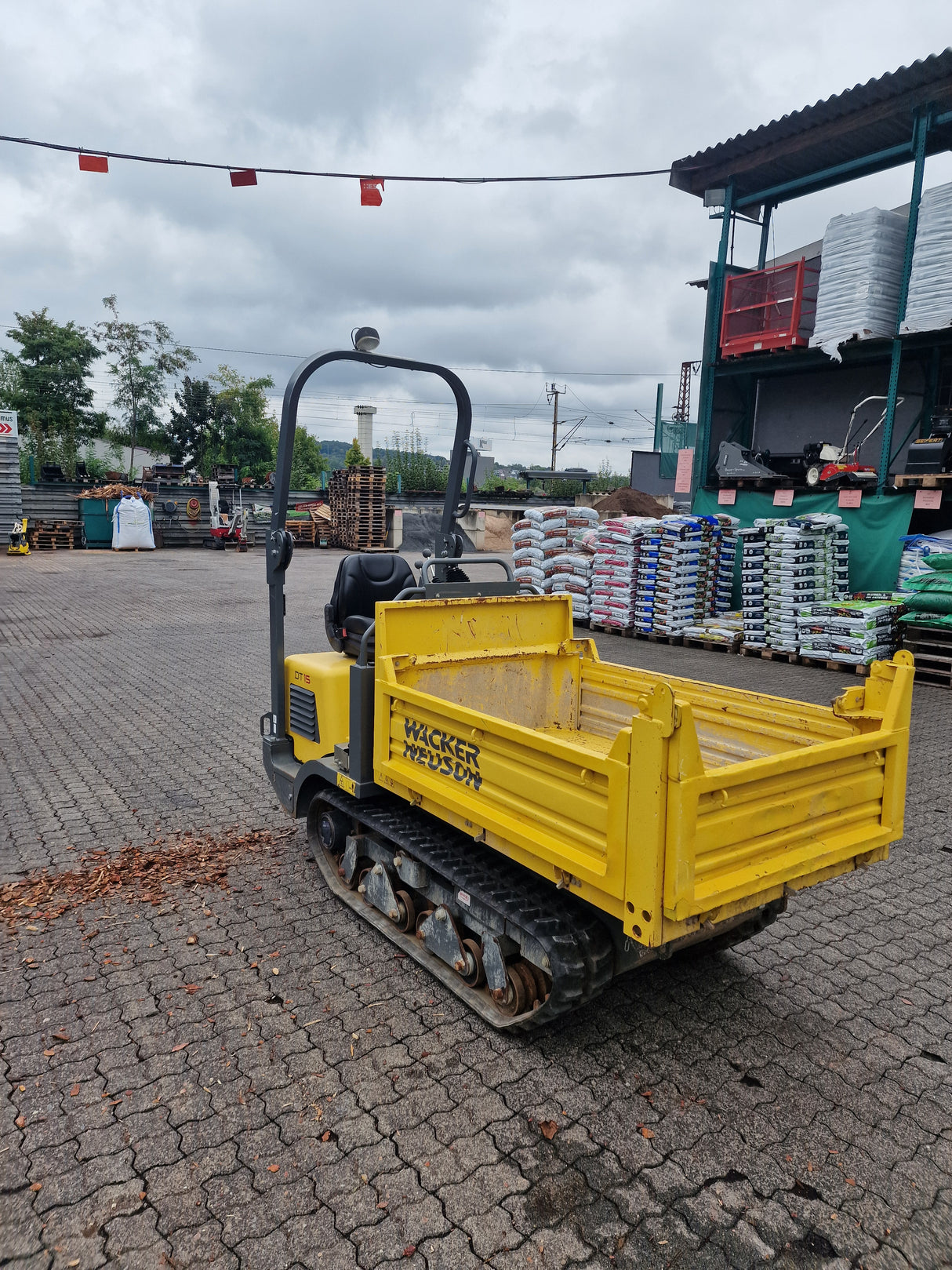 Raupen Dumper & Motorschubkarre Mieten Vermietung ab 90€ pro Tag+