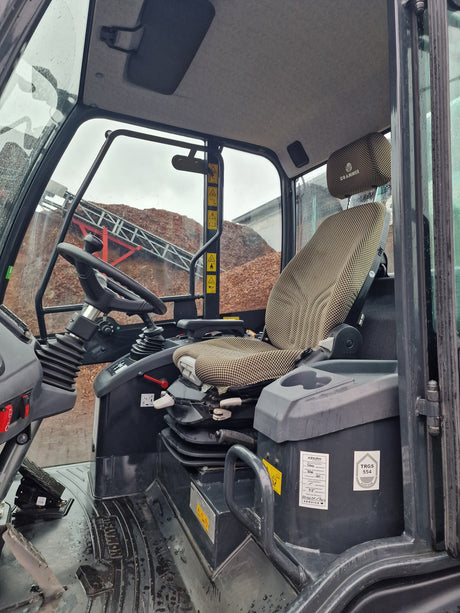 Komatsu WA80 M - 8E0