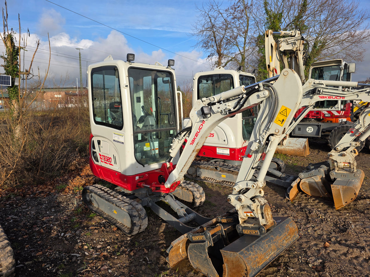 Takeuchi TB320 V3 Powerilt 3 Löffel